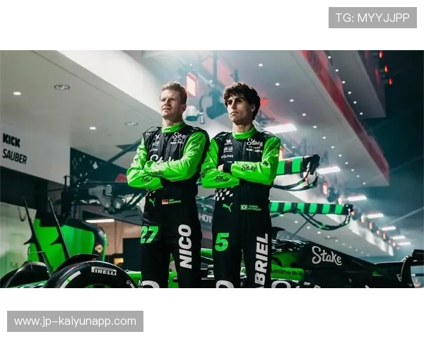 F1车队的绿色引擎：以环保为主题的赛场与社区行动