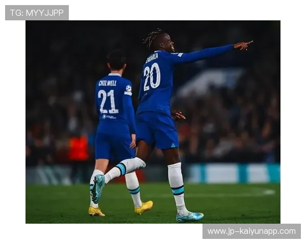 切尔西通过双边扩张迫使对手退缩,斯特林状态回暖 切尔西通过双边扩张迫使对手退缩,斯特林状态回暖